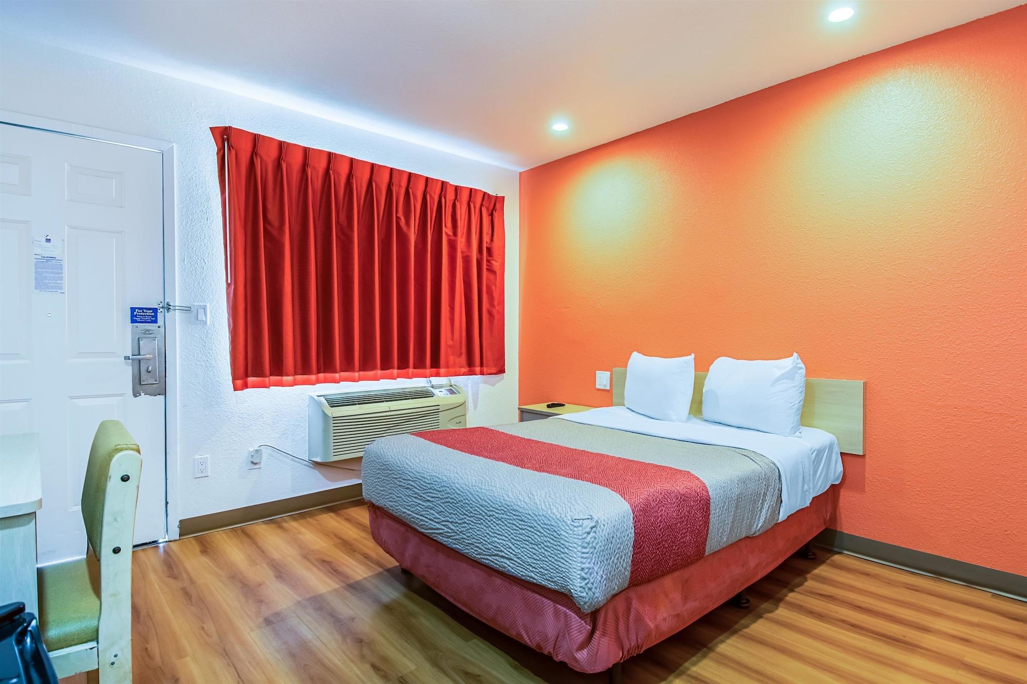 Motel 6-Bakersfield, Ca - Airport Εξωτερικό φωτογραφία