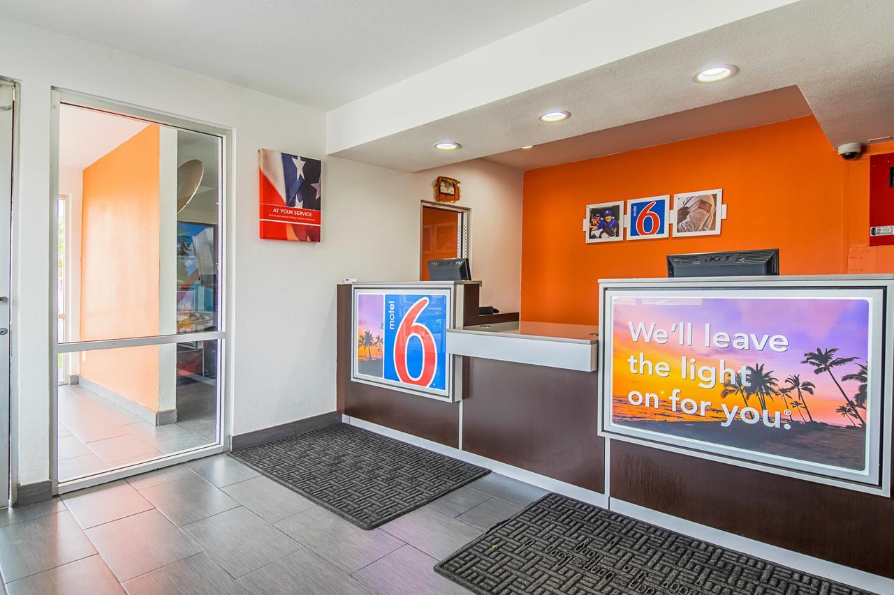 Motel 6-Bakersfield, Ca - Airport Εξωτερικό φωτογραφία