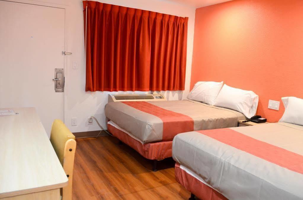 Motel 6-Bakersfield, Ca - Airport Εξωτερικό φωτογραφία