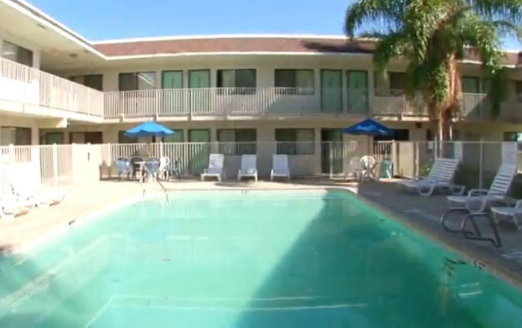 Motel 6-Bakersfield, Ca - Airport Εξωτερικό φωτογραφία