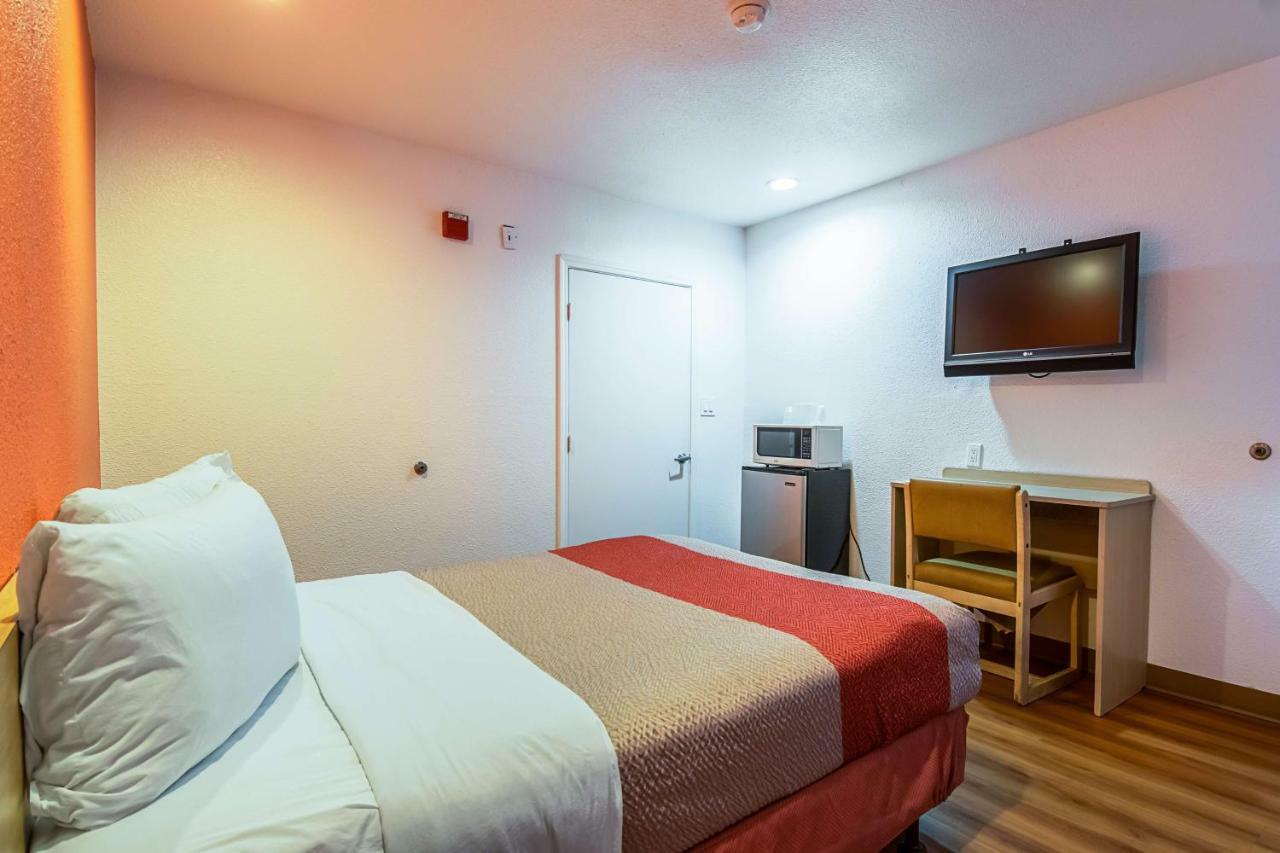 Motel 6-Bakersfield, Ca - Airport Εξωτερικό φωτογραφία