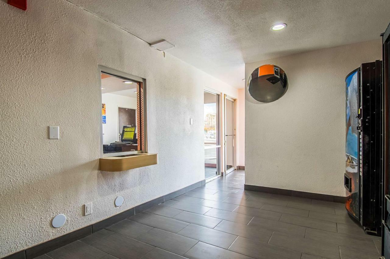 Motel 6-Bakersfield, Ca - Airport Εξωτερικό φωτογραφία