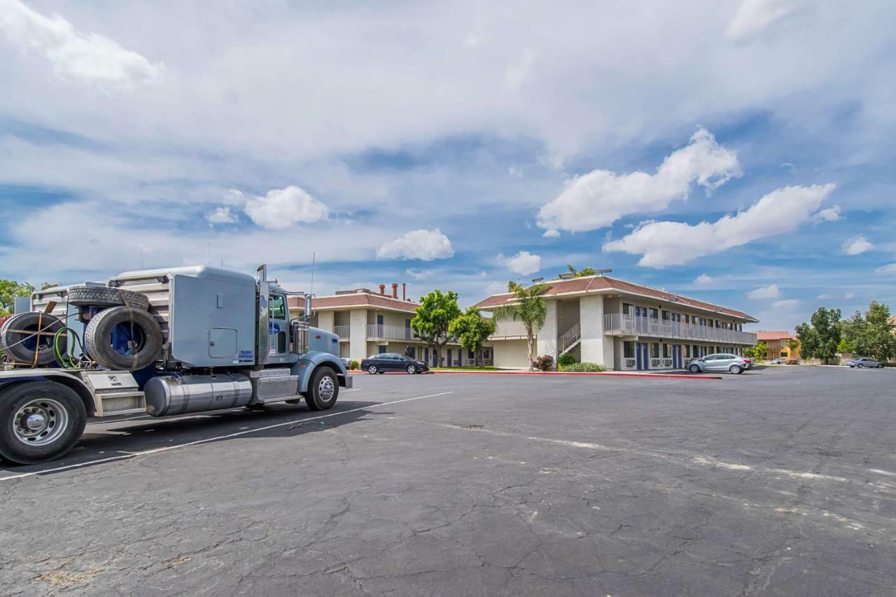 Motel 6-Bakersfield, Ca - Airport Εξωτερικό φωτογραφία